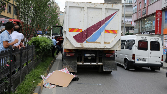 Trabzon'da kamyonun çarptığı kadın öldü