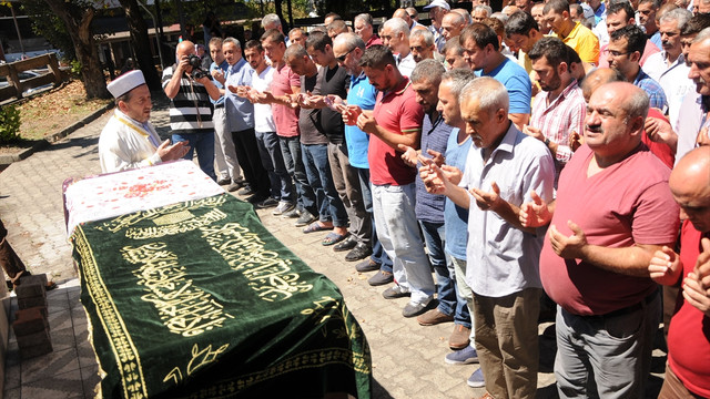 Trafik kazasında ölen Esila bebek toprağa verildi