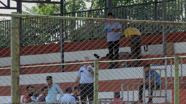 Tribünde ceset bulundu