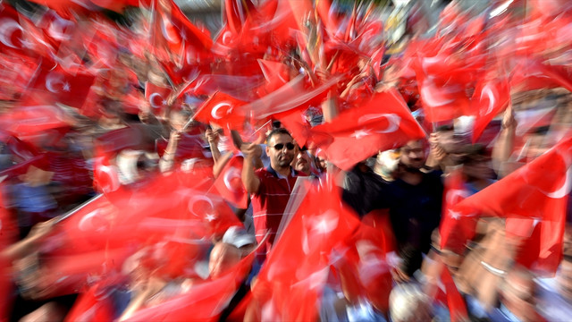 Manisa ve Uşak'ta Demokrasi ve Şehitler Mitingi