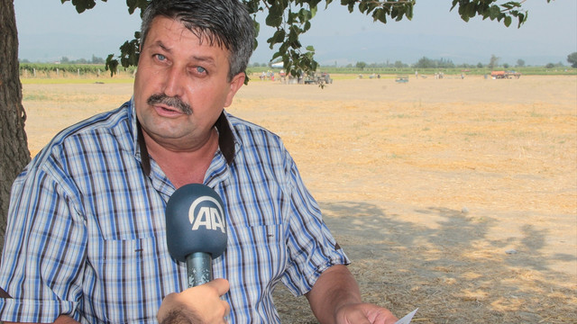 Üzüm üreticisinden maketli protesto