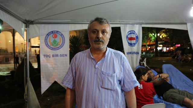 Vatandaşlar Demokrasiye can Kızılay'a kan verdi