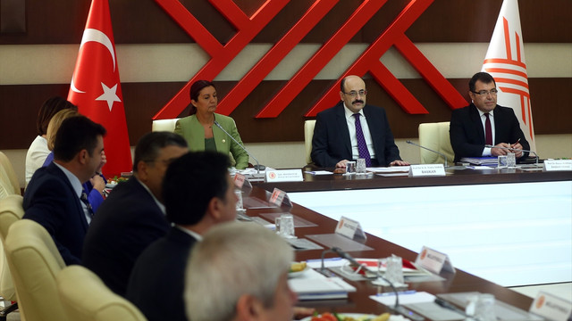 Saraç, CHP'nin akademisyen milletvekilleriyle bir araya geldi