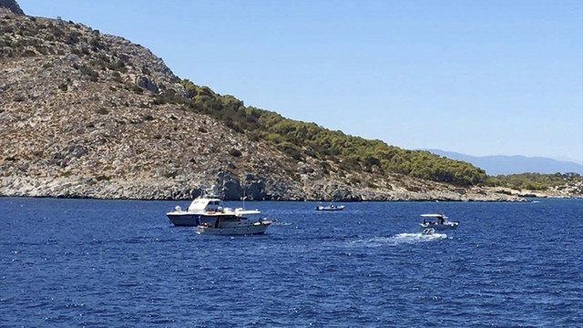 Yunanistan'da turist teknesine sürat botu çarptı