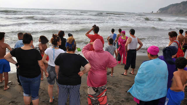 Zonguldak'ta denize giren çocuk kayboldu