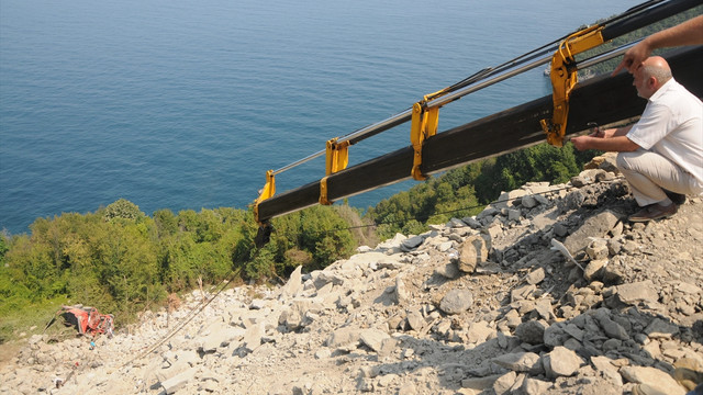 Zonguldak'ta toprak kayması
