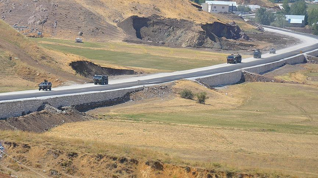 Hakkaride çatışma çıktı: 3 asker şehit, 4 asker yaralı