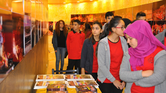 15 Temmuz sergisine öğrencilerden yoğun ilgi