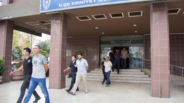 Zeytinburnundaki FETÖ operasyonunda  1 milyon 600 bin dolar ele geçirildi