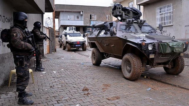 İstanbulda terör örgütü DAEŞe operasyon: 40 gözaltı
