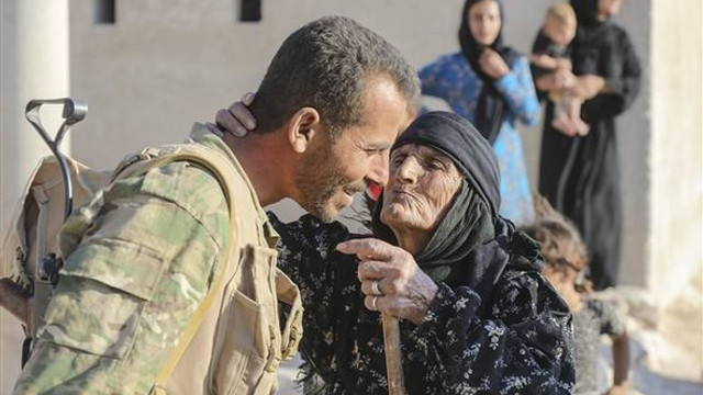 Azez-Cerablus hattını birleştiren muhalifler Kandurada buluştu