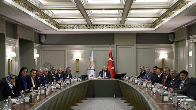AK Parti MYK Başbakan Yıldırım başkanlığında toplandı