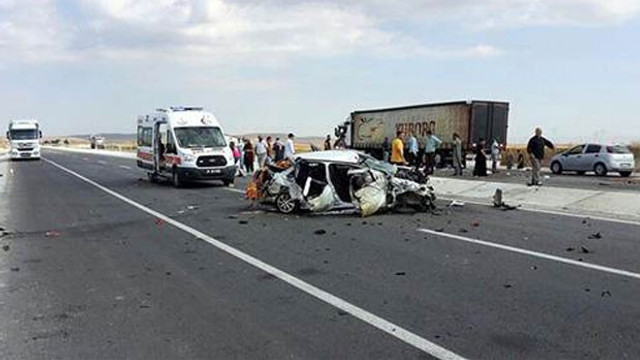 Afyonkarahisarda feci kaza: 5 kişi öldü 4 kişi yaralandı