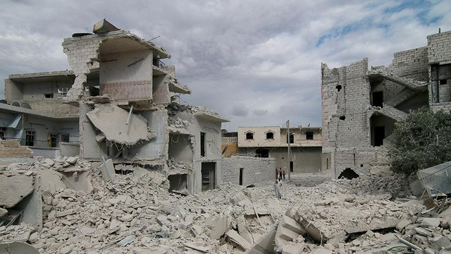 Düzenlenen vakum bombalı saldırı sonucunda İdlibde 20 kişi hayatını kaybederken 24 kişi yaralandı