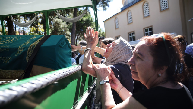 ABD'de öldürülen Doç. Dr. Darcan  toprağa verildi