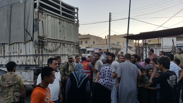 Adana'dan Cerablus'a insani yardım