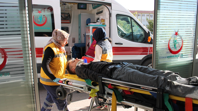 Aksaray'da minibüs ile öğrenci servisi çarpıştı: 6 yaralı