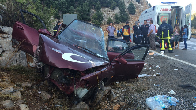 Akseki'deki trafik kazaları:  8 yaralı