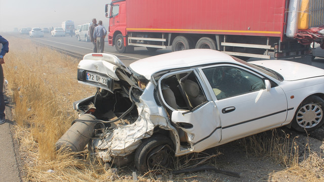 Anız yangını zincirleme trafik kazasına neden oldu