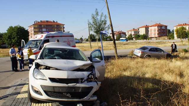 Ankara'da trafik kazası: 3 yaralı