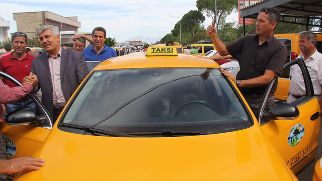 Antalya'daki taksicilerin kontak kapatma eylemi
