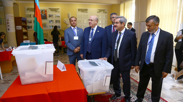 Azerbaycan anayasa değişikliği için sandık başında