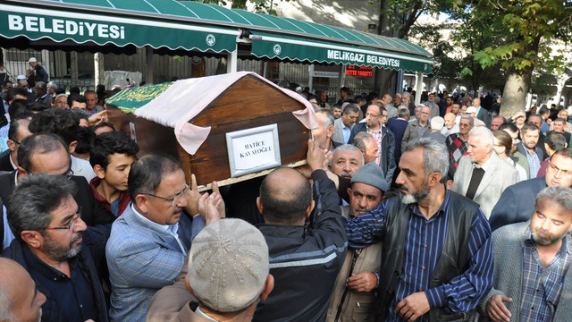 Bakan Özhaseki, Kavafoğlu'nun cenaze törenine katıldı