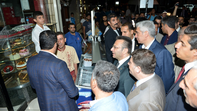 Bakan Tüfenkci Sur esnafını ziyaret etti