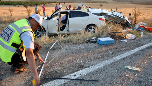 Bayram alışverişi yolunda kaza: 3 ölü, 1 yaralı