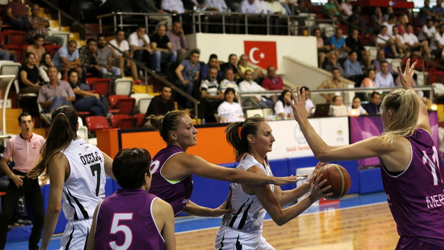 Kadınlar Özgecan Basketbol Turnuvası