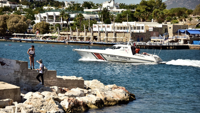 GÜNCELLEME - Bodrum'da lastik bot battı