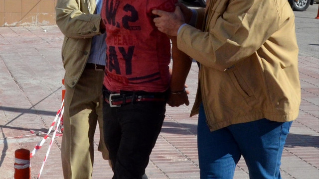 Burdur'da tabancası ateş alan polis memuru yaralandı