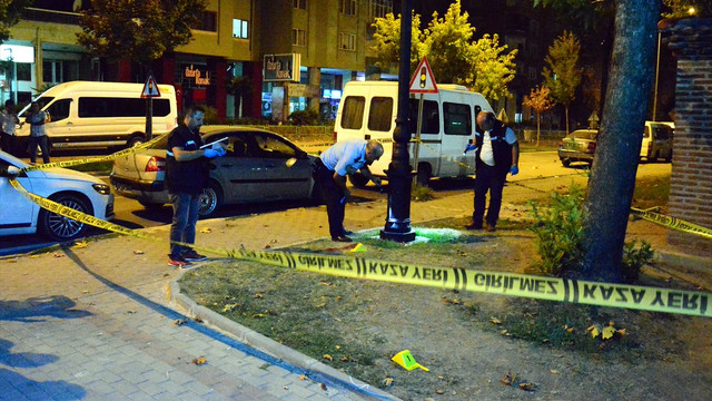 Bursa'da çay bahçesinde silahlı kavga