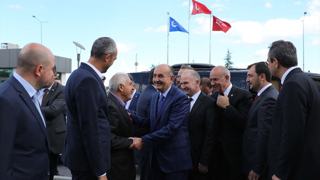 Çalışma ve Sosyal Güvenlik Bakanı Müezzinoğlu: