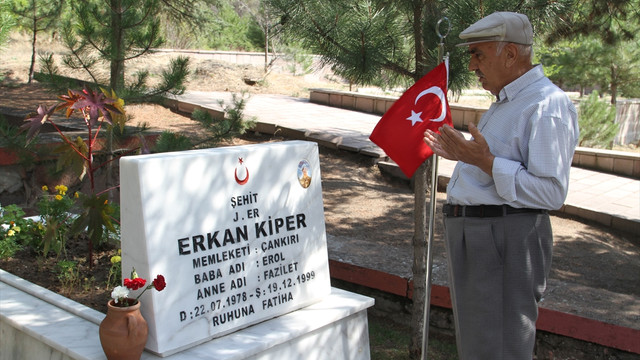 Çankırı'da şehitlik ziyareti