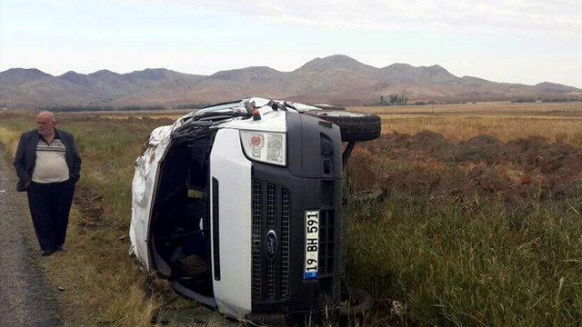 Çorum'da öğrenci servisi devrildi: 13 yaralı