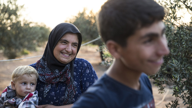 DAEŞin ayırdığı aileleri Fırat Kalkanı birleştirdi