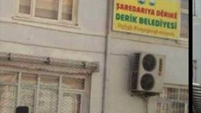 Derik Belediyesinde Kürtçe tabelanın kaldırıldığı iddiası
