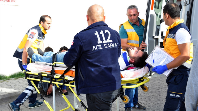 Drag yarışlarında otomobil devrildi: 4 yaralı