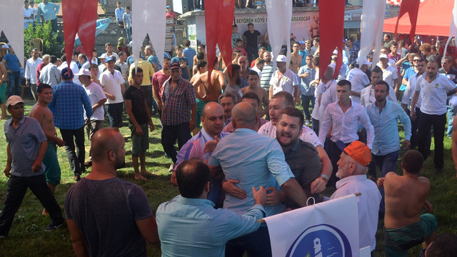 Düzce'de güreş müsabakasında kavga