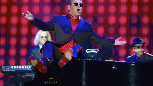 Elton John, EXPO'da konser verdi