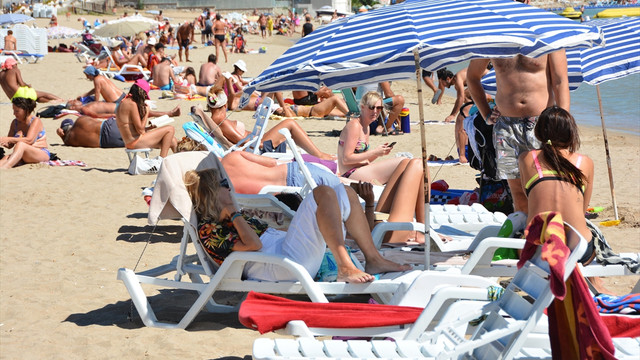 Erzurum'da kar Aydın'da deniz keyfi