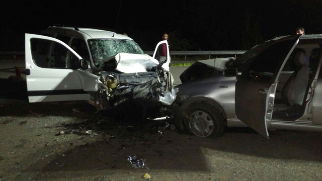 Erzurum'da trafik kazası:1 ölü 5 yaralı