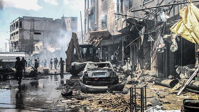 Esed rejimi İdlibde çarşıyı bombaladı: 28 ölü, 41 yaralı