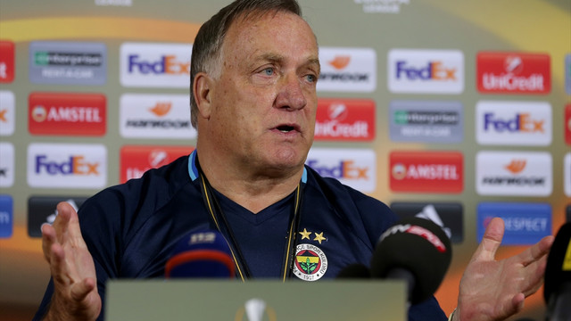 Fenerbahçe Teknik Direktörü Advocaat: