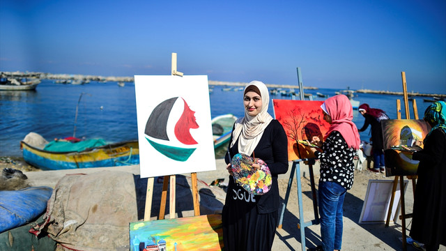 Filistinli kadınlar özgürlük filosu için resim yaptı