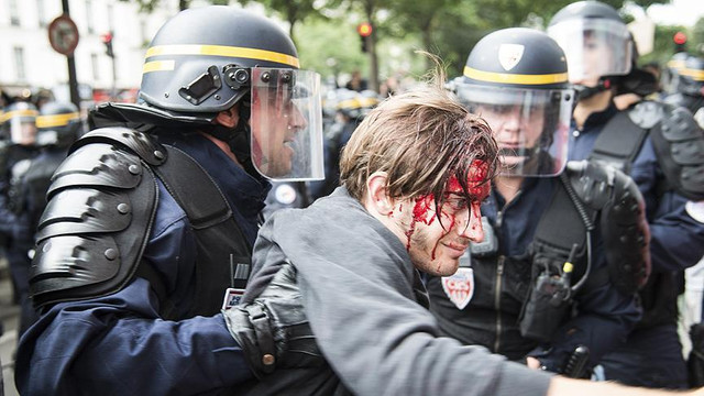 Fransada çalışma yasası protestosu