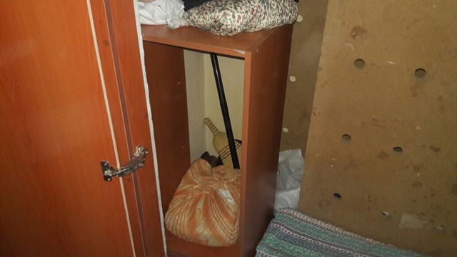 Gizli bölmede bulunan kız annesine teslim edildi