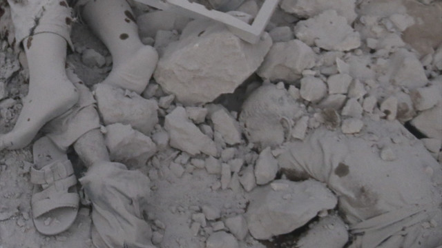 Halep'te fırında ekmek bekleyenleri vurdular