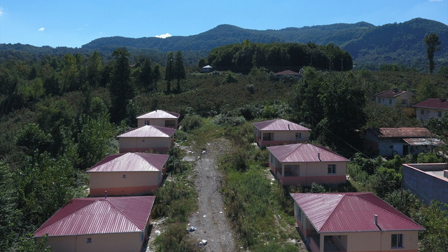 Heyelan mağdurları evlerine kavuştu